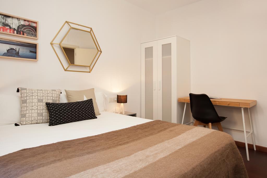 Click&Flat Europa Fira Apartments L'Hospitalet de Llobregat Bagian luar foto